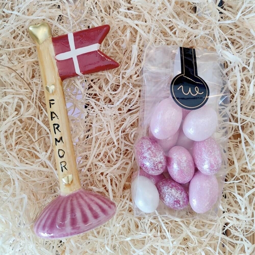 Lille gave med chokolade til Farmor
